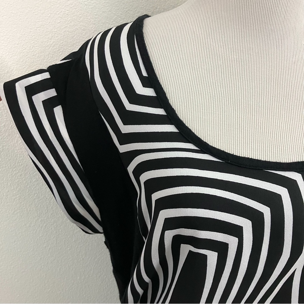 Hayley Matthews | Black & White Top